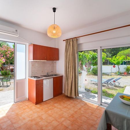 Tselios Apartments & Studios Kiotari Quarto foto