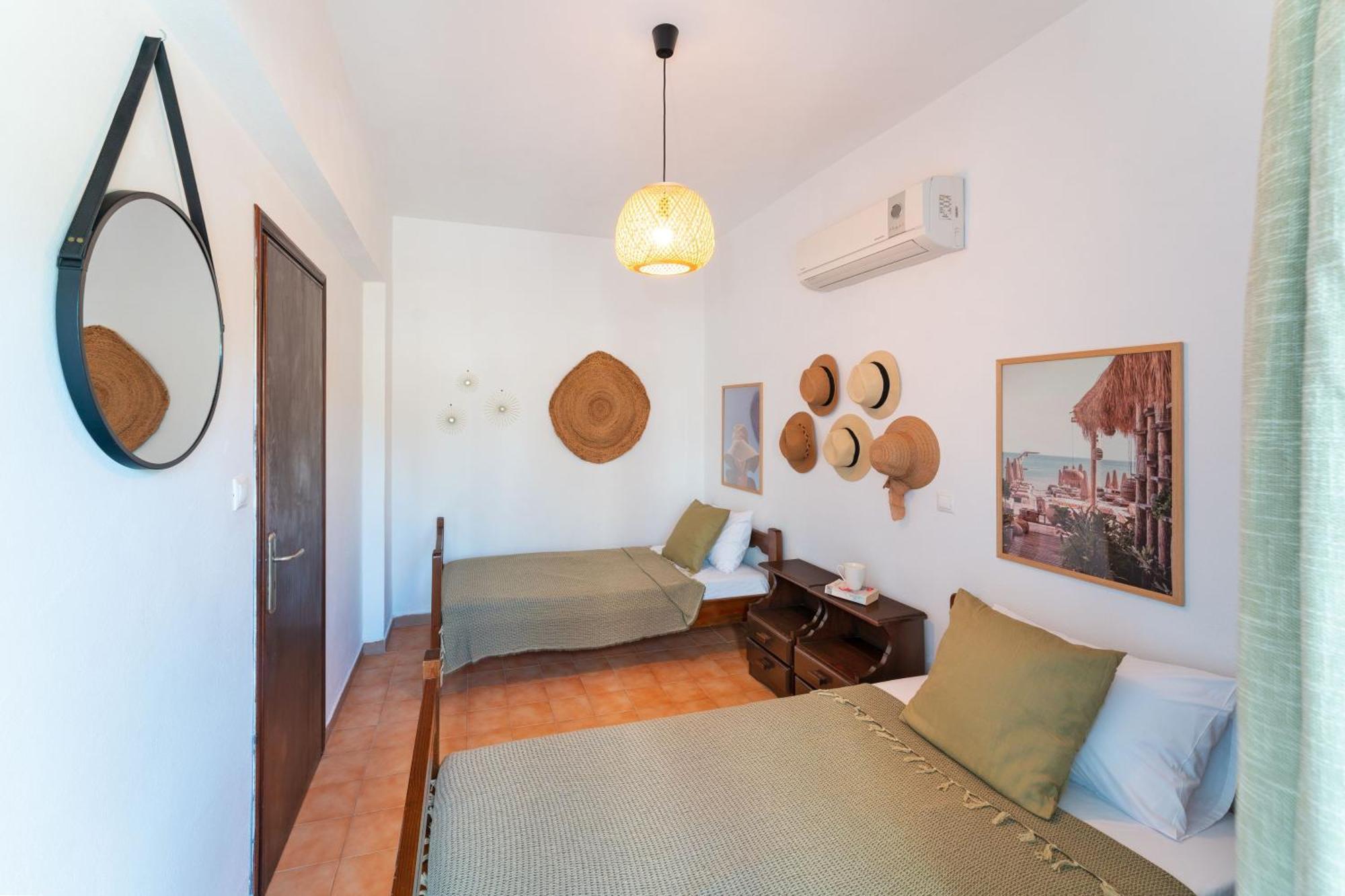Tselios Apartments & Studios Kiotari Quarto foto